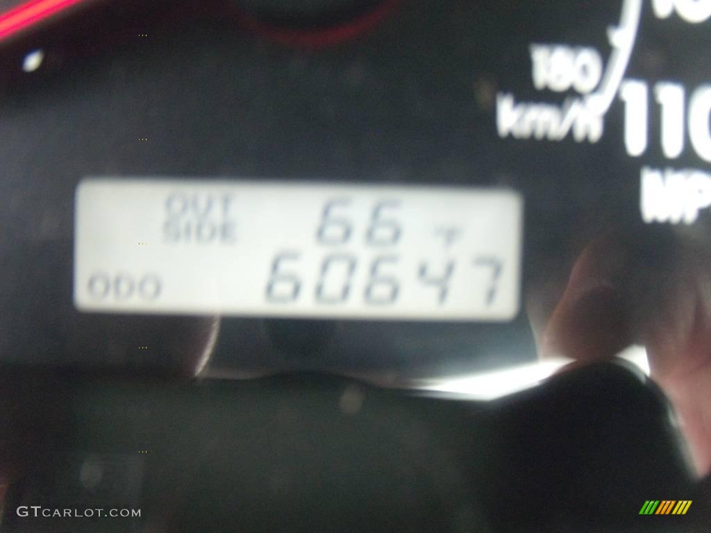 2005 Corolla LE - Super White / Light Gray photo #14
