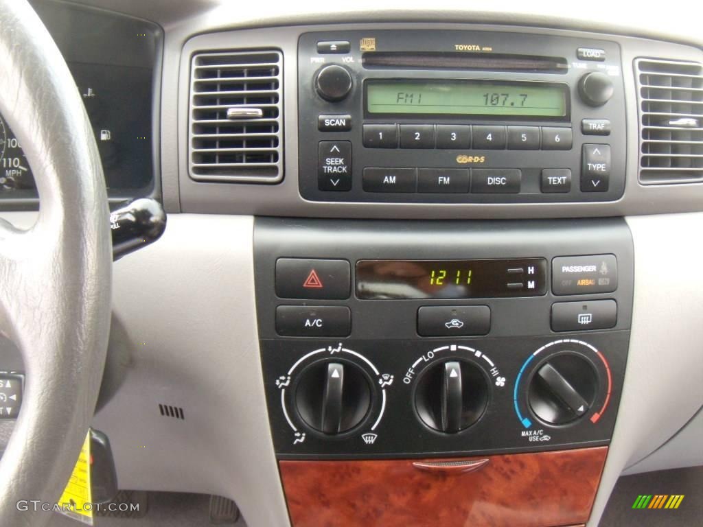 2005 Corolla LE - Super White / Light Gray photo #15