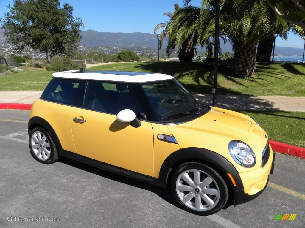 2007 Cooper S Hardtop - Mellow Yellow / Punch Carbon Black photo #4