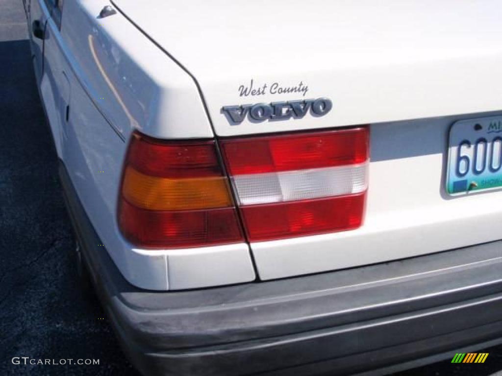1994 940 Sedan - White / Grey photo #12