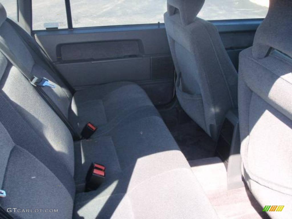 1994 940 Sedan - White / Grey photo #20
