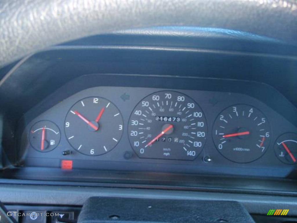 1994 940 Sedan - White / Grey photo #25