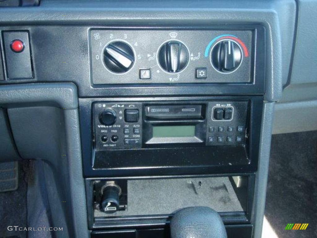 1994 940 Sedan - White / Grey photo #26