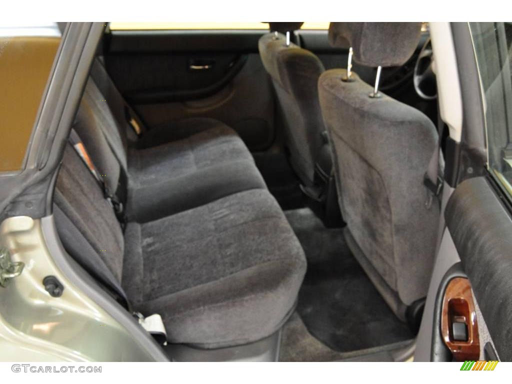 2002 Legacy GT Wagon - Titanium Pearl / Dark Gray photo #16