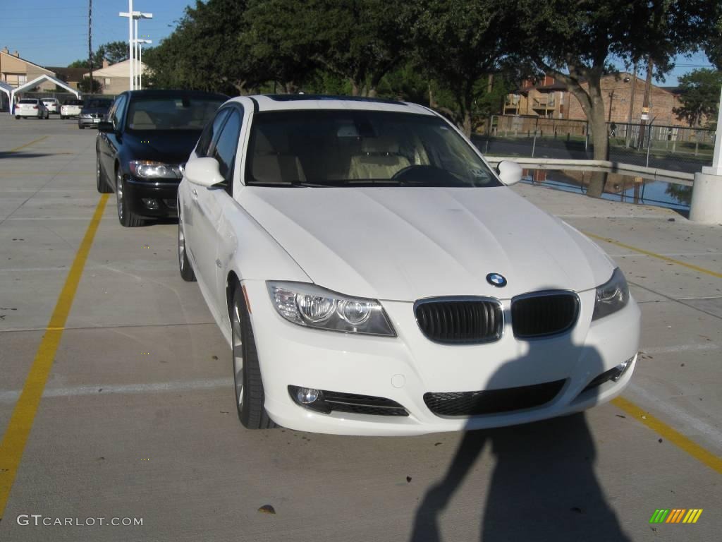 2009 3 Series 328i Sedan - Alpine White / Beige photo #4