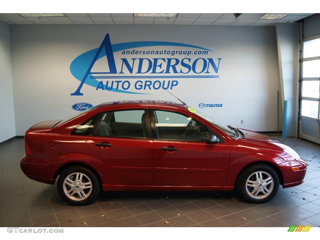2000 Focus SE Sedan - Sangria Red Metallic / Medium Parchment photo #2