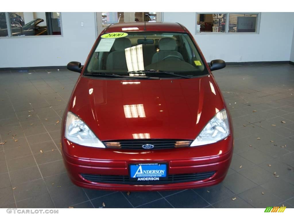 2000 Focus SE Sedan - Sangria Red Metallic / Medium Parchment photo #8