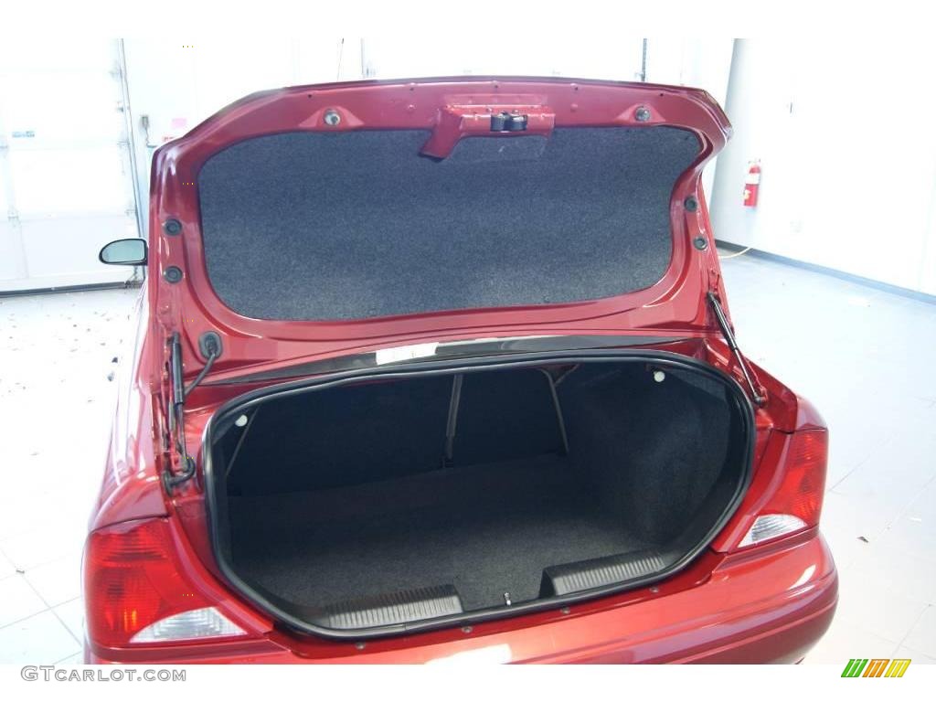 2000 Focus SE Sedan - Sangria Red Metallic / Medium Parchment photo #25