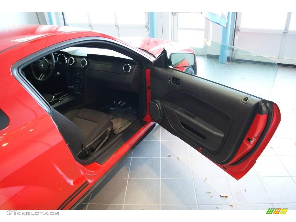 2005 Mustang V6 Premium Coupe - Torch Red / Dark Charcoal photo #22