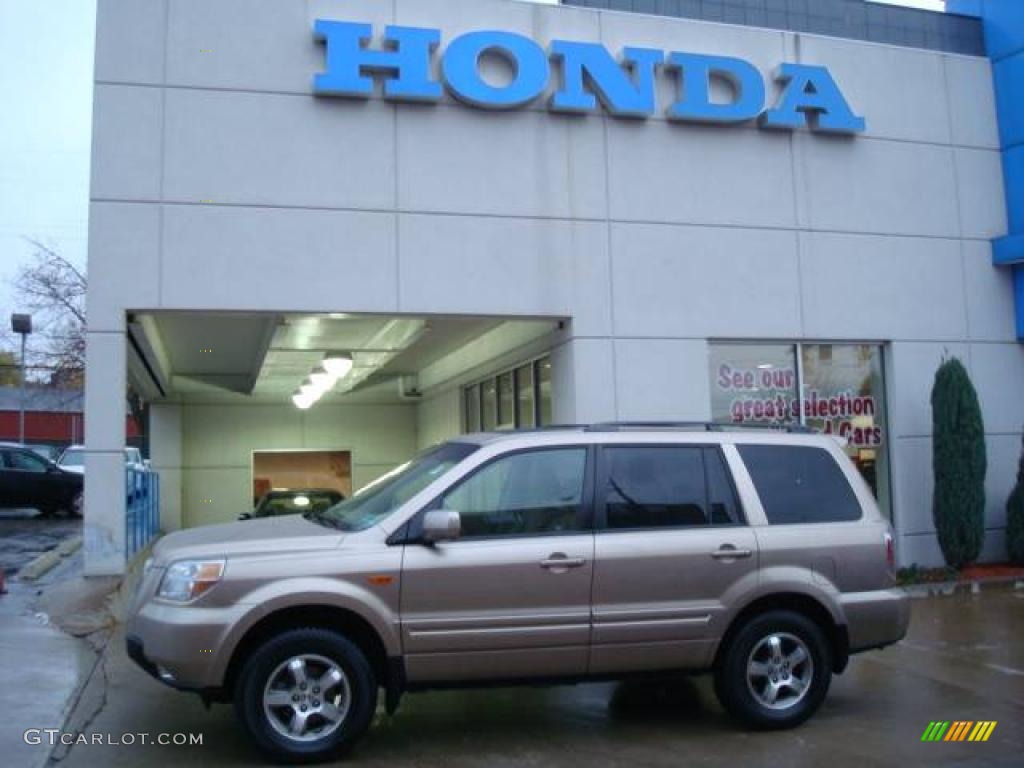 Desert Rock Metallic Honda Pilot