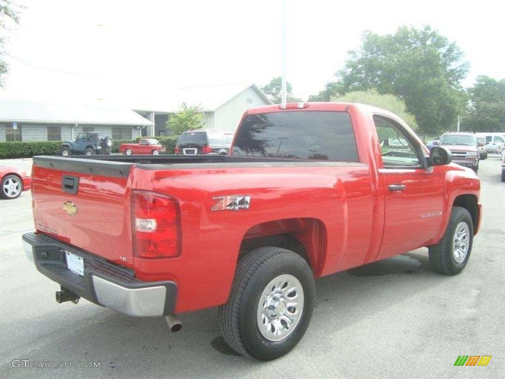 2008 Silverado 1500 LS Regular Cab 4x4 - Victory Red / Dark Titanium photo #7