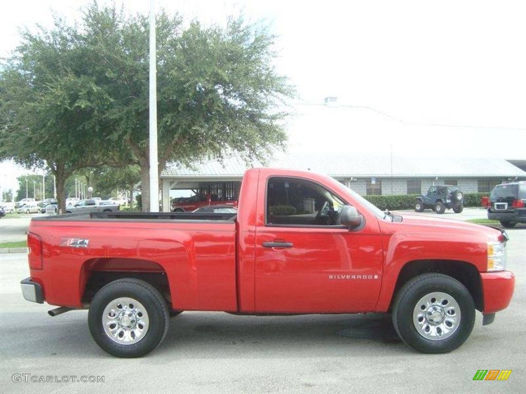 2008 Silverado 1500 LS Regular Cab 4x4 - Victory Red / Dark Titanium photo #8