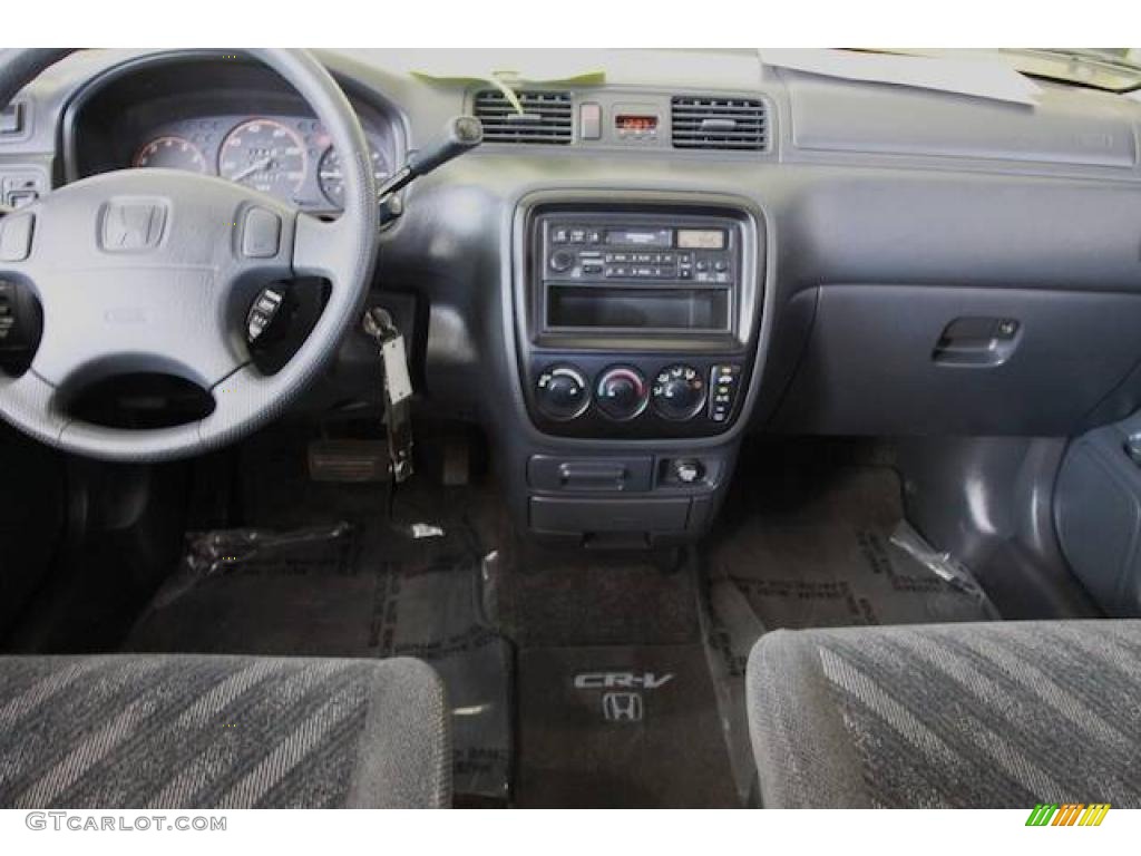 1999 CR-V LX 4WD - Clover Green Pearl / Charcoal photo #6
