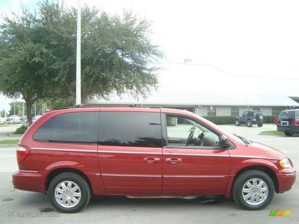 2007 Town & Country Limited - Inferno Red Crystal Pearl / Dark Khaki/Light Graystone photo #10