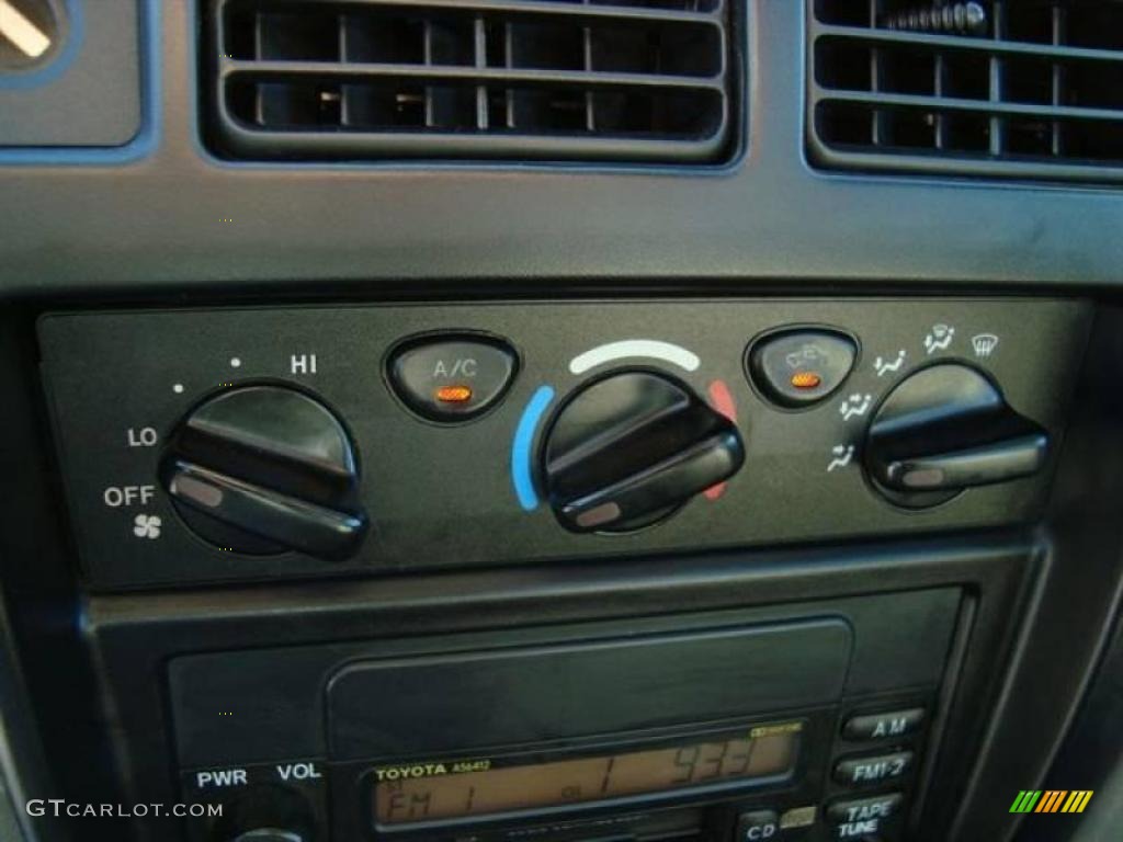 2004 Tacoma Regular Cab - Lunar Mist Metallic / Charcoal photo #18