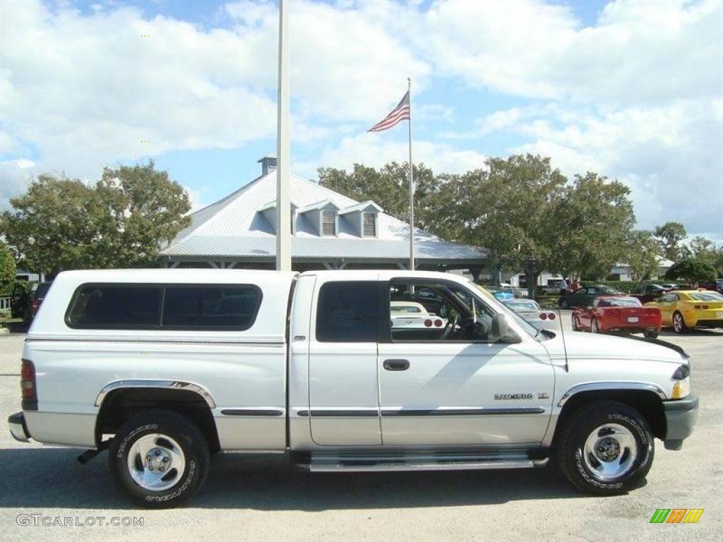 1998 Ram 1500 ST Extended Cab - Bright White / Gray photo #9
