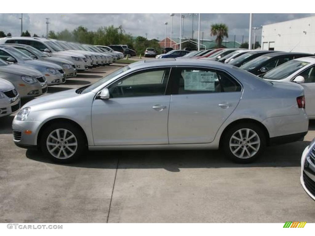 2010 Jetta SE Sedan - Reflex Silver Metallic / Titan Black photo #3