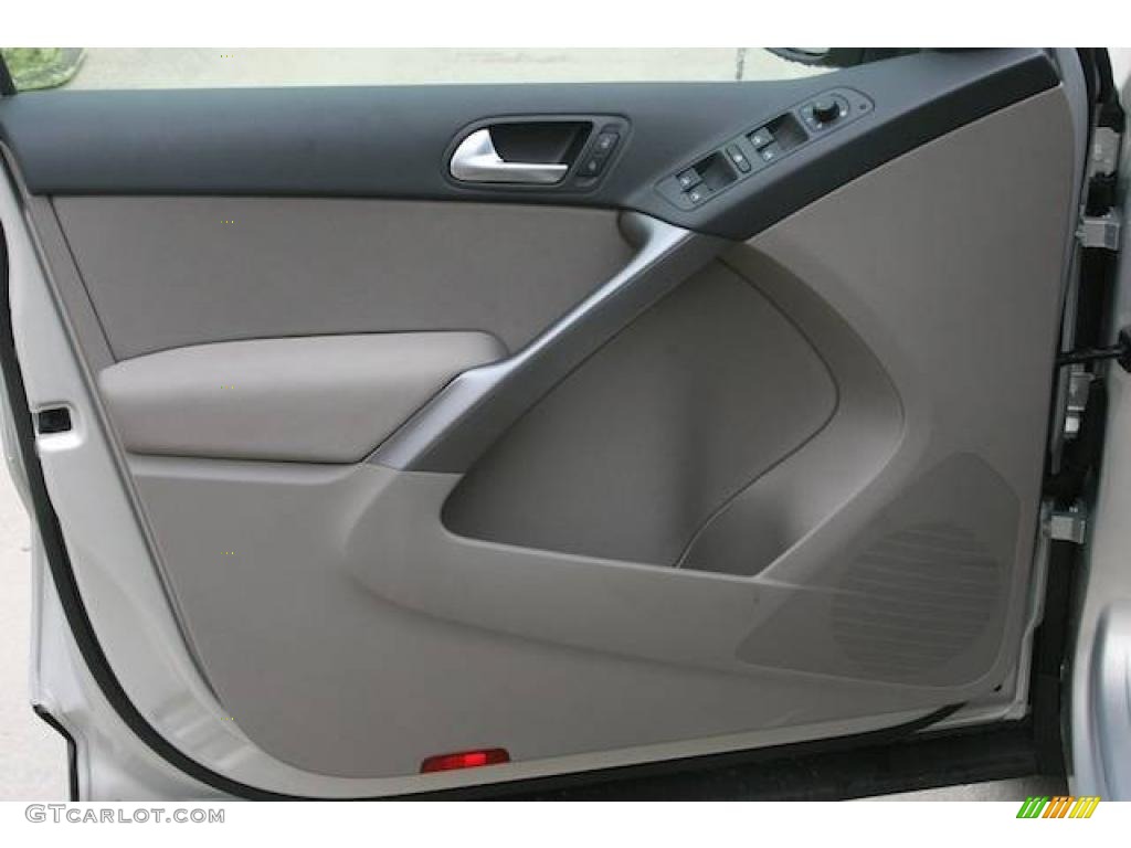 2010 Tiguan S - White Gold Metallic / Clay Gray photo #12