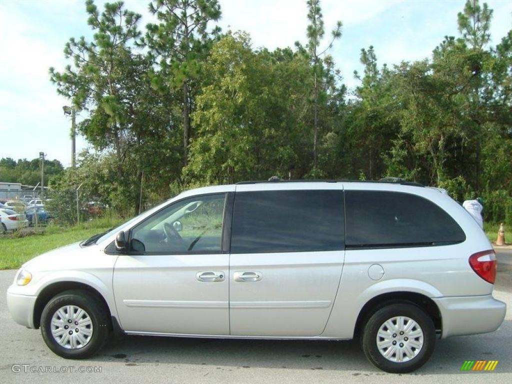 2007 Town & Country LX - Bright Silver Metallic / Medium Slate Gray photo #2