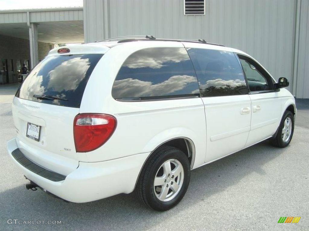 2006 Grand Caravan SXT - Stone White / Medium Slate Gray photo #9