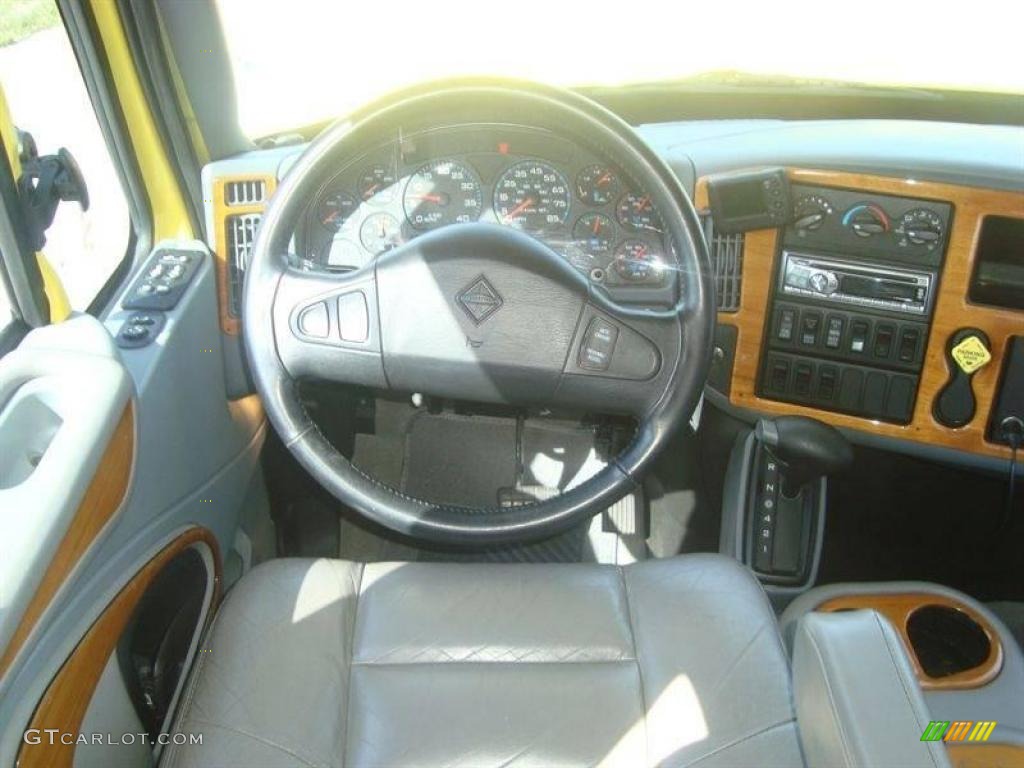2005 International CXT Standard CXT Model Steering Wheel Photos