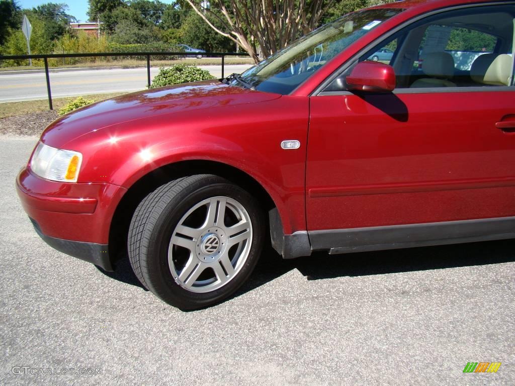 2001 Passat GLX Sedan - Colorado Red Pearl / Beige photo #25