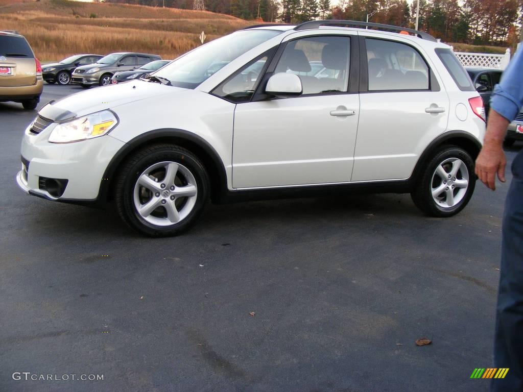 2008 SX4 Crossover AWD - White Water Pearl / Black photo #9