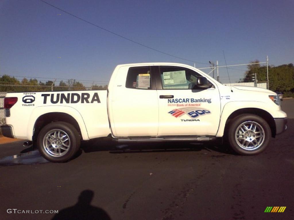 2010 Tundra X-SP Double Cab - Super White / Sand Beige photo #25
