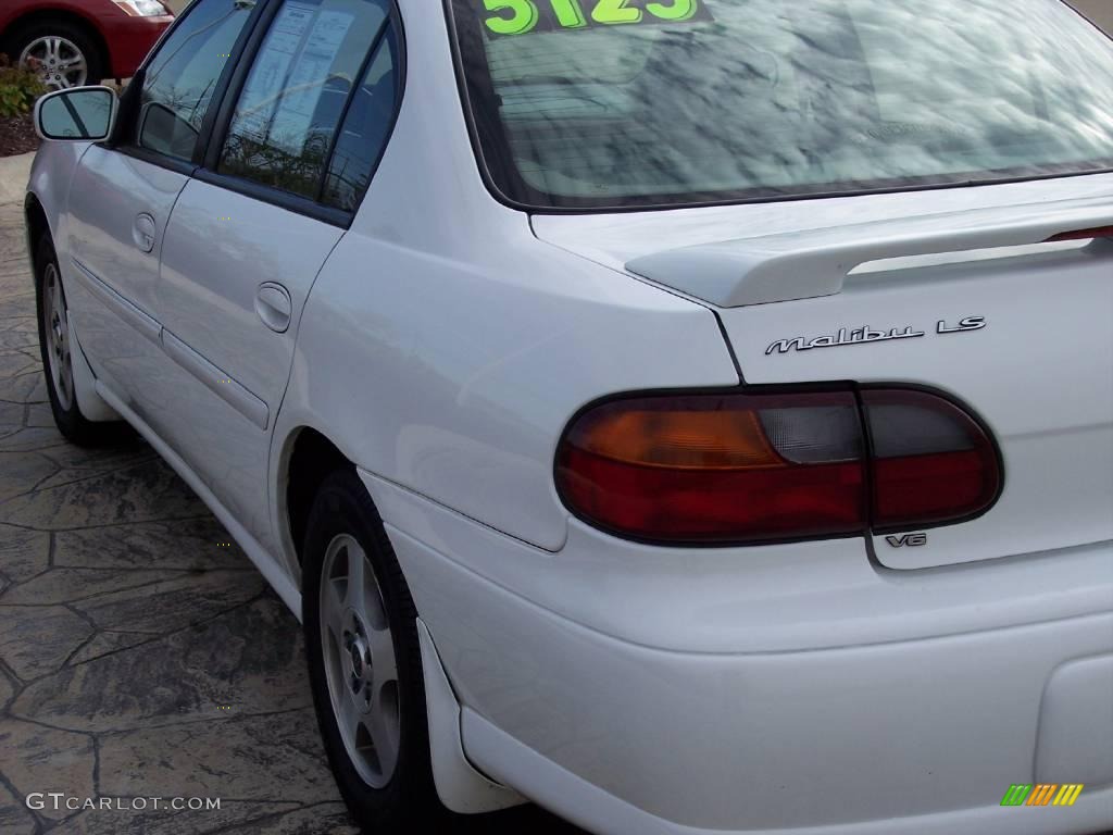2002 Malibu LS Sedan - Bright White / Neutral photo #8