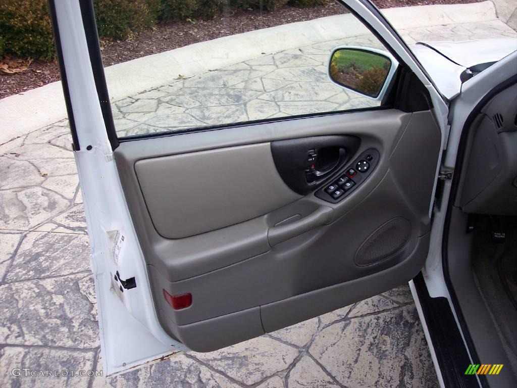 2002 Malibu LS Sedan - Bright White / Neutral photo #14