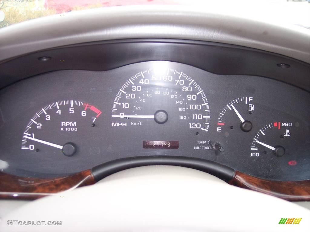 2002 Malibu LS Sedan - Bright White / Neutral photo #17