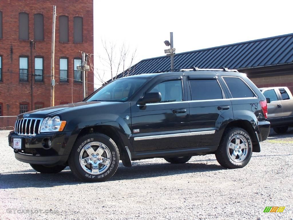 2005 Grand Cherokee Limited 4x4 - Brilliant Black Crystal Pearl / Dark Khaki/Light Graystone photo #1