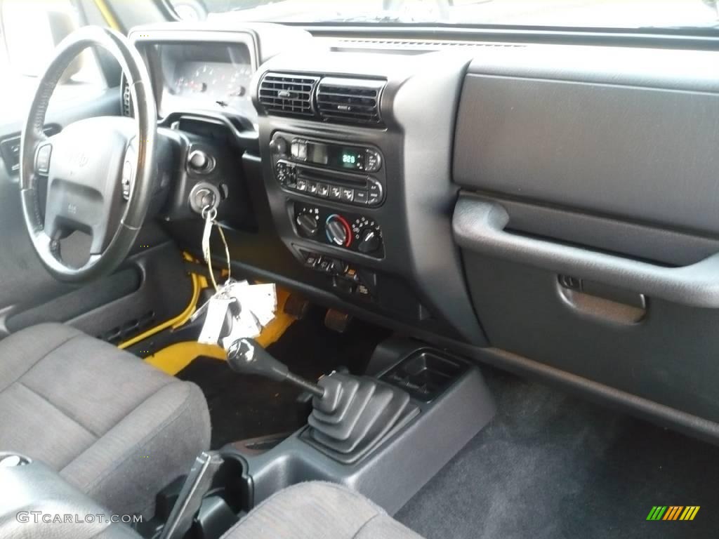 2004 Wrangler Rubicon 4x4 - Solar Yellow / Dark Slate Gray photo #12