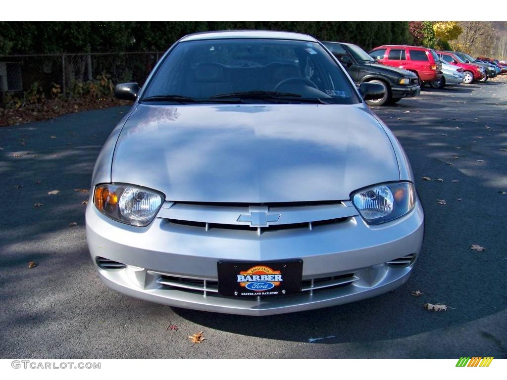2004 Cavalier Sedan - Ultra Silver Metallic / Graphite photo #2
