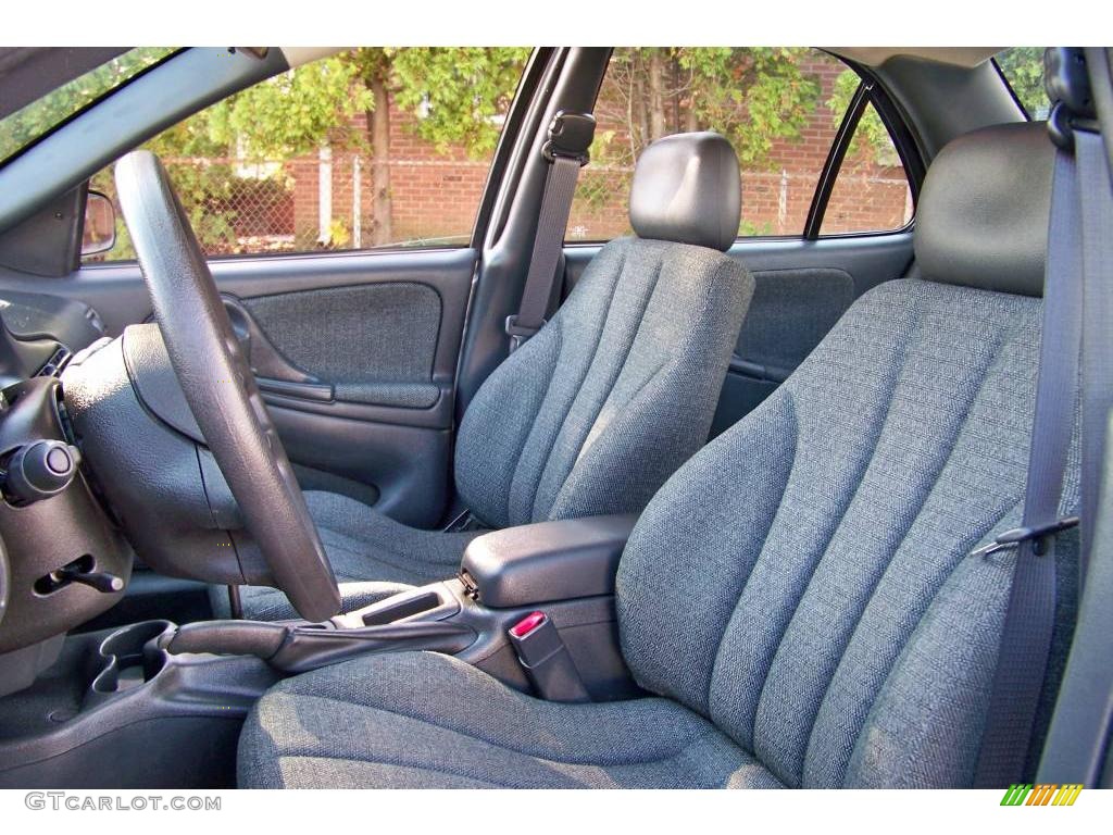 2004 Cavalier Sedan - Ultra Silver Metallic / Graphite photo #12
