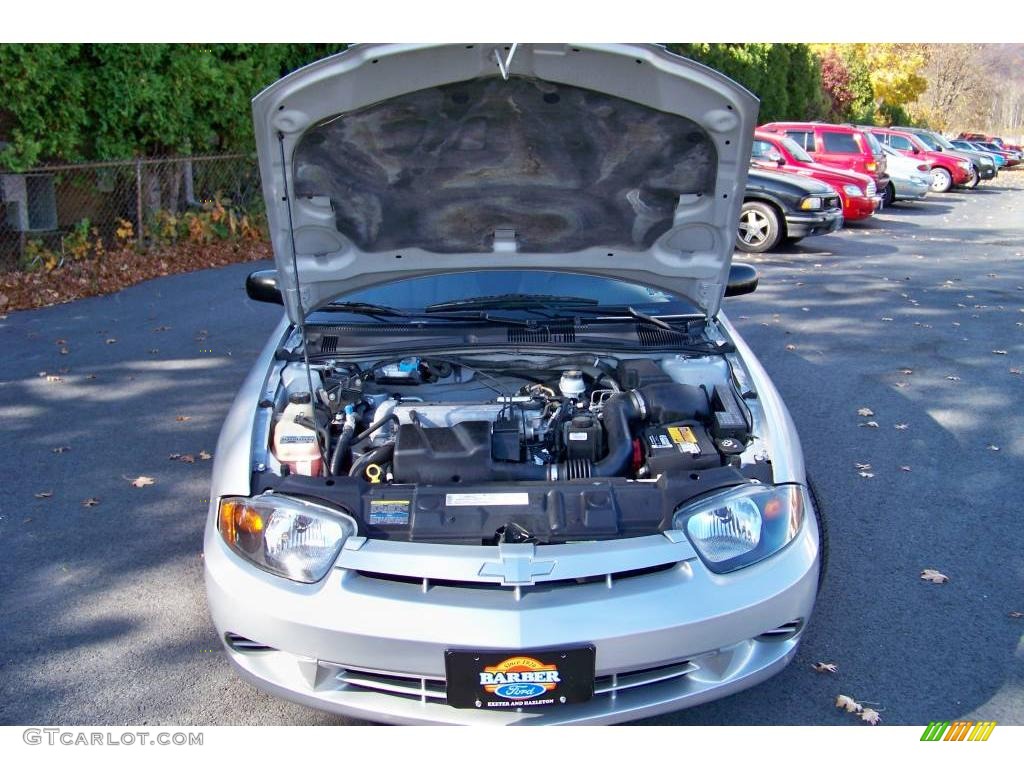 2004 Cavalier Sedan - Ultra Silver Metallic / Graphite photo #23