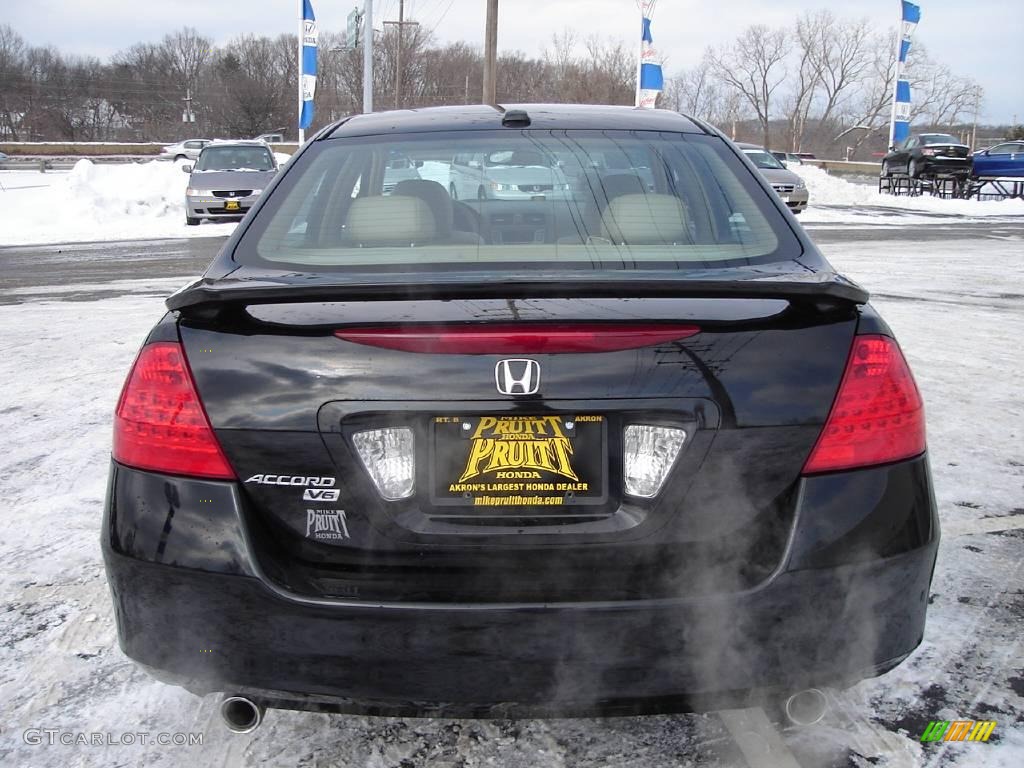2006 Accord EX-L V6 Sedan - Nighthawk Black Pearl / Ivory photo #4