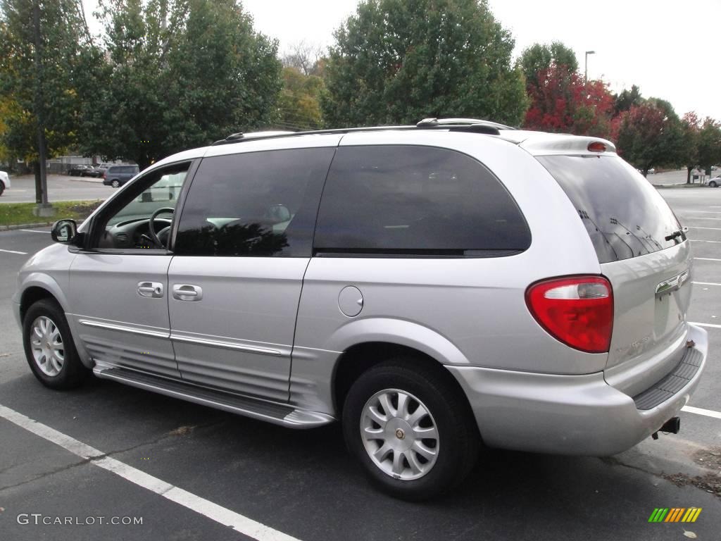 2002 Town & Country LXi - Bright Silver Metallic / Taupe photo #4