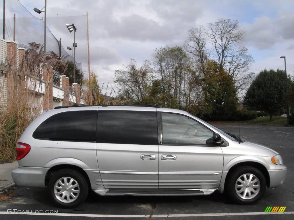 2002 Town & Country LXi - Bright Silver Metallic / Taupe photo #7