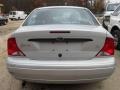 2001 CD Silver Metallic Ford Focus SE Sedan  photo #5