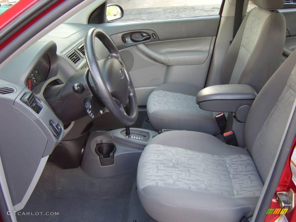 2005 Focus ZXW SE Wagon - Sangria Red Metallic / Dark Flint/Light Flint photo #11