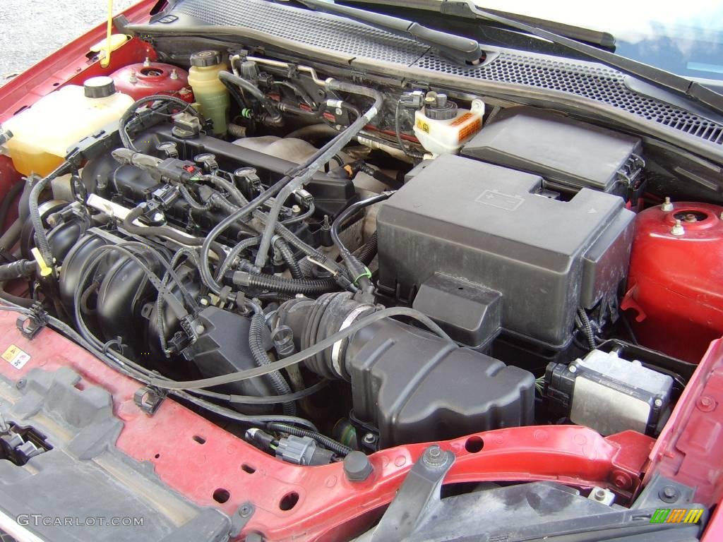 2005 Focus ZXW SE Wagon - Sangria Red Metallic / Dark Flint/Light Flint photo #20