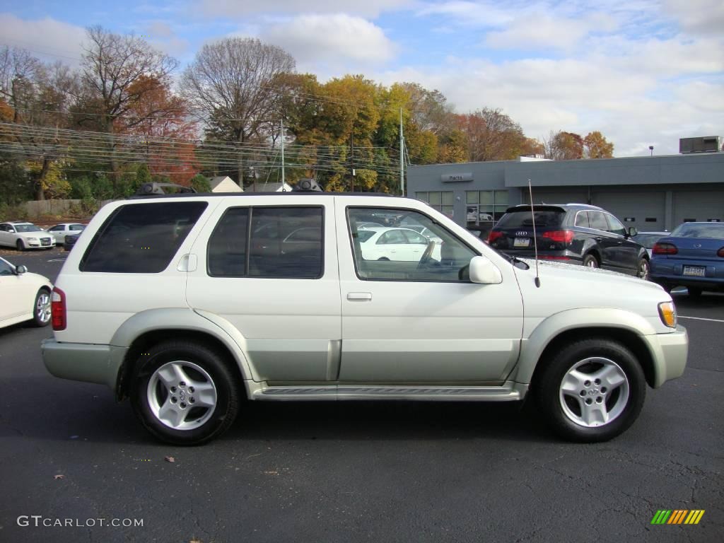 2001 QX4 4x4 - Dover White / Stone Beige photo #6