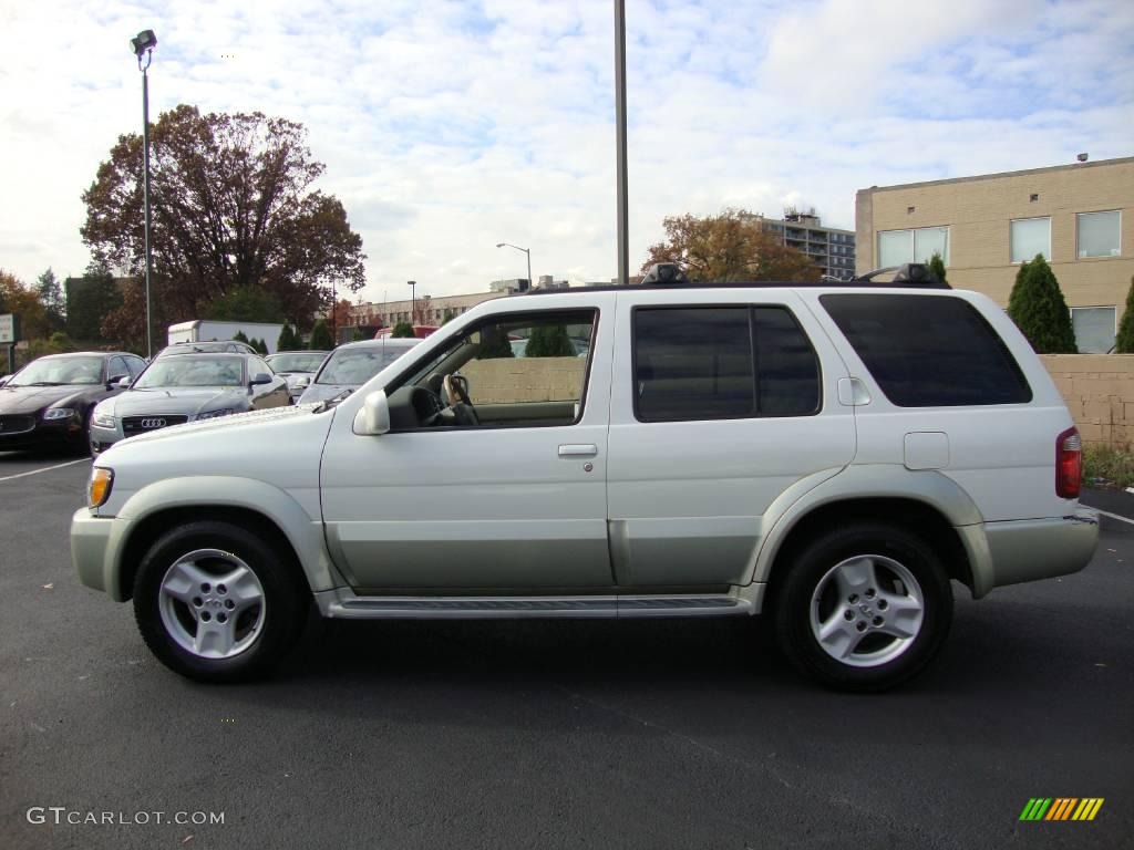 2001 QX4 4x4 - Dover White / Stone Beige photo #10