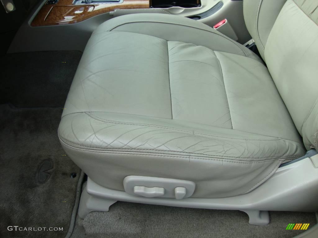 2001 QX4 4x4 - Dover White / Stone Beige photo #15