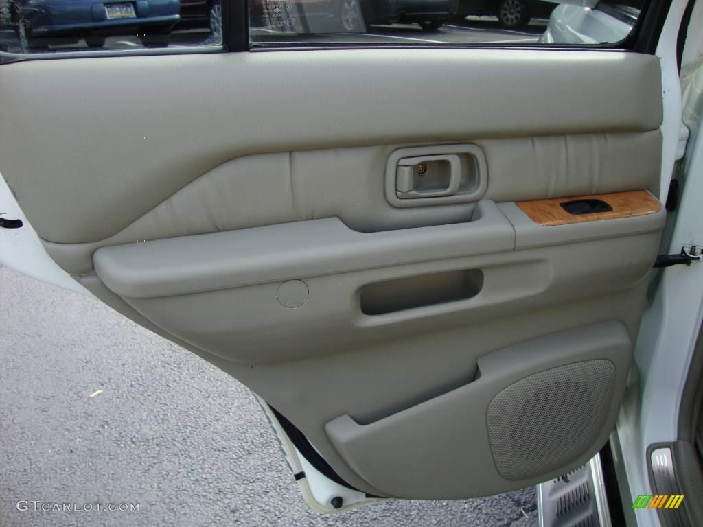 2001 QX4 4x4 - Dover White / Stone Beige photo #22