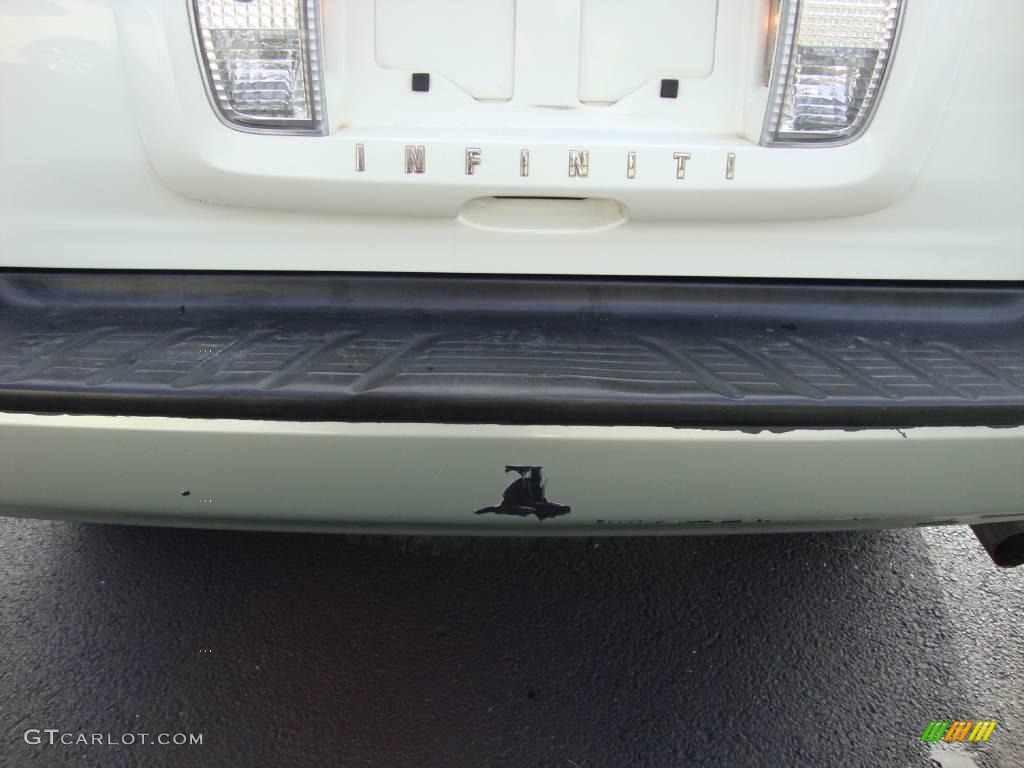 2001 QX4 4x4 - Dover White / Stone Beige photo #24