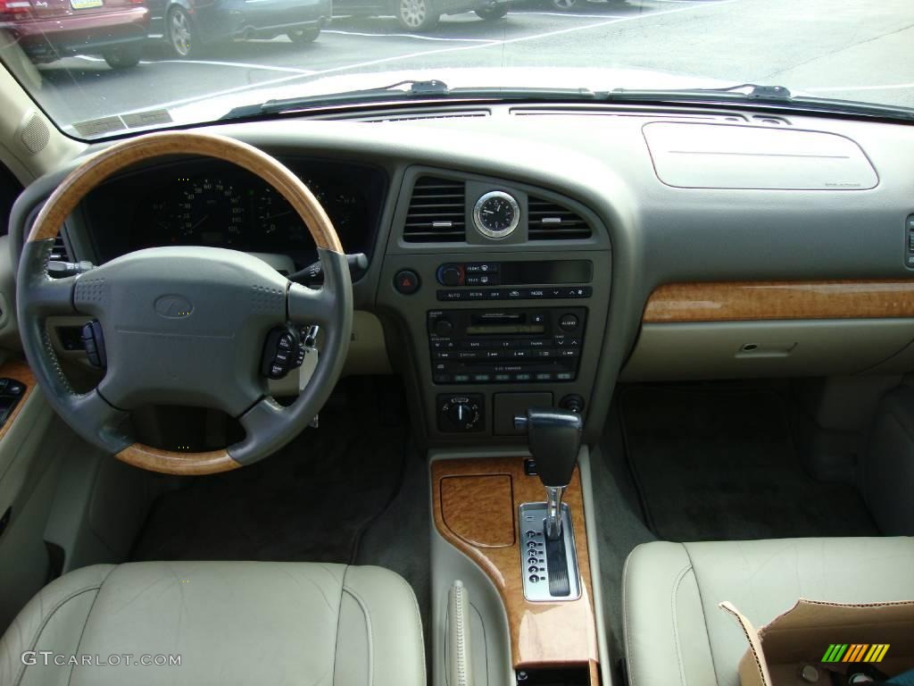 2001 QX4 4x4 - Dover White / Stone Beige photo #39