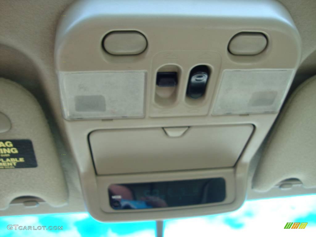 2001 QX4 4x4 - Dover White / Stone Beige photo #44