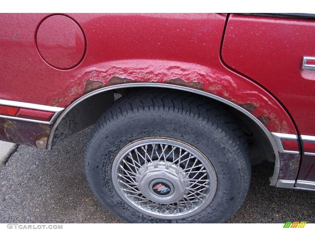 1989 Skylark Limited Sedan - Medium Garnet Red Metallic / Red photo #9